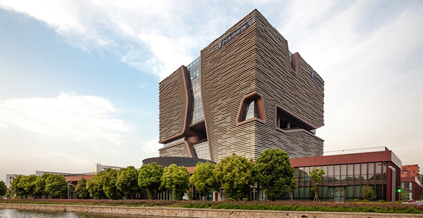El Xi’an Jiaotong-Liverpool University Administration Building de Suzhou (China) fue diseñado por Aedas.