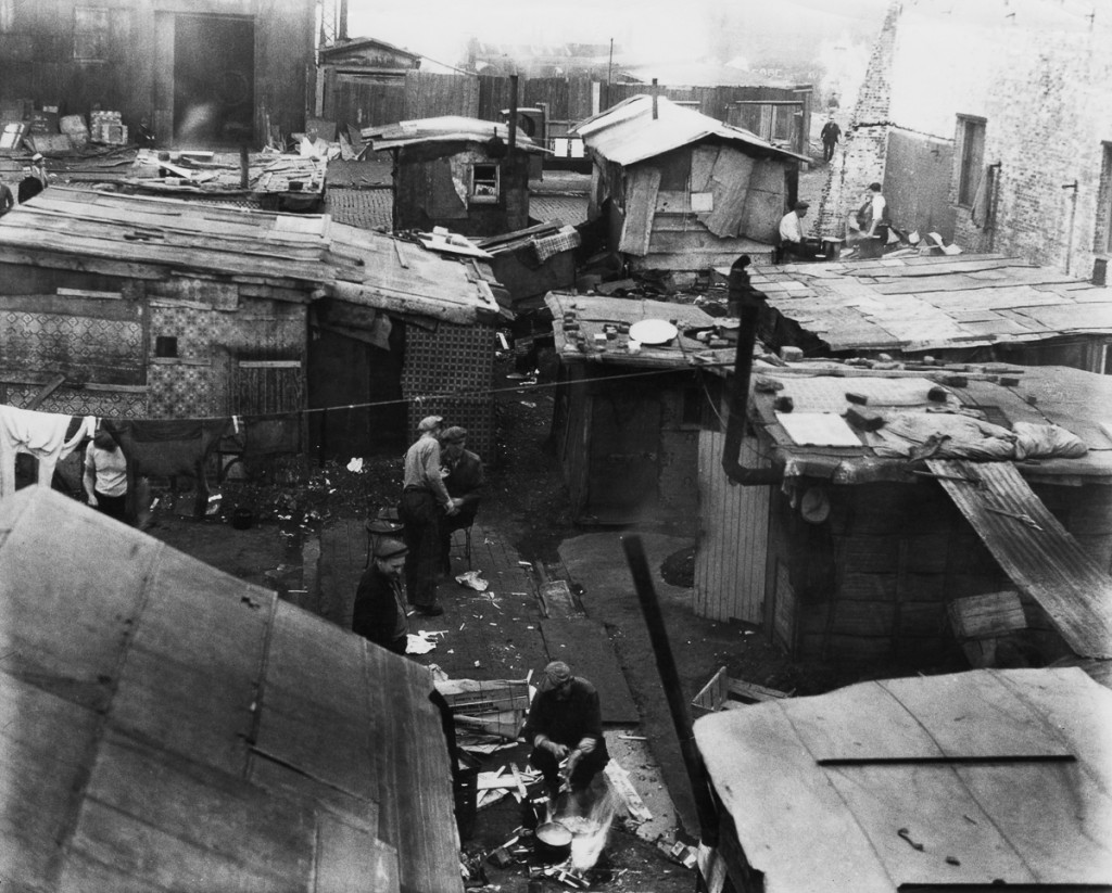 A 'Hooverville' or shanty town in the USA during the Great Depression, circa 1933. The towns were named after US President Herbert J. Hoover, who was held by many to be responsible for the financial crisis. (Photo by American Stock Archive/Archive Photos/Getty Images)